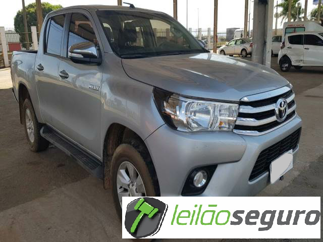 LOTE 010 TOYOTA HILUX CD 2017