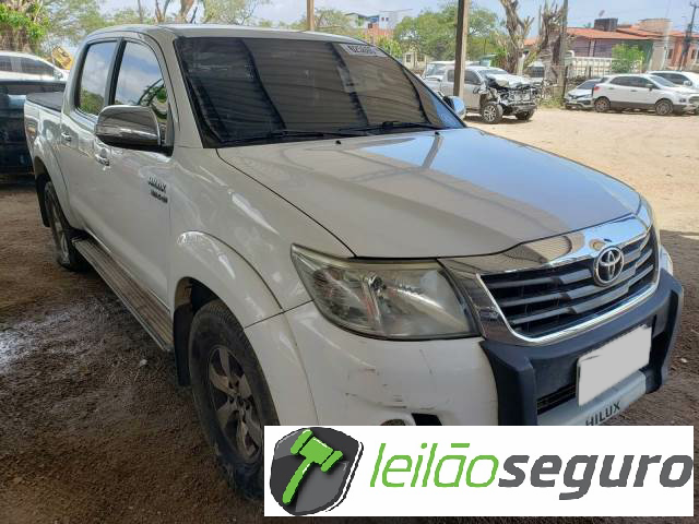 LOTE 014 TOYOTA HILUX CD 2013